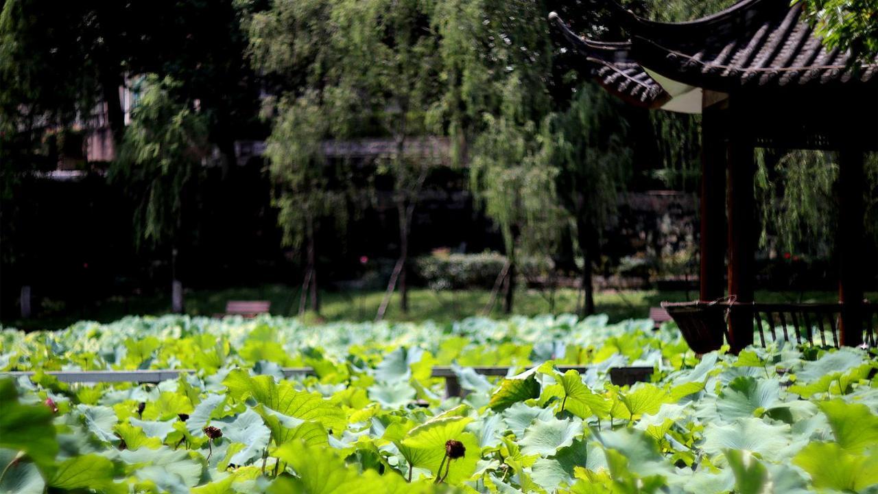 Happy Hotel Gunung Emei Bagian luar foto