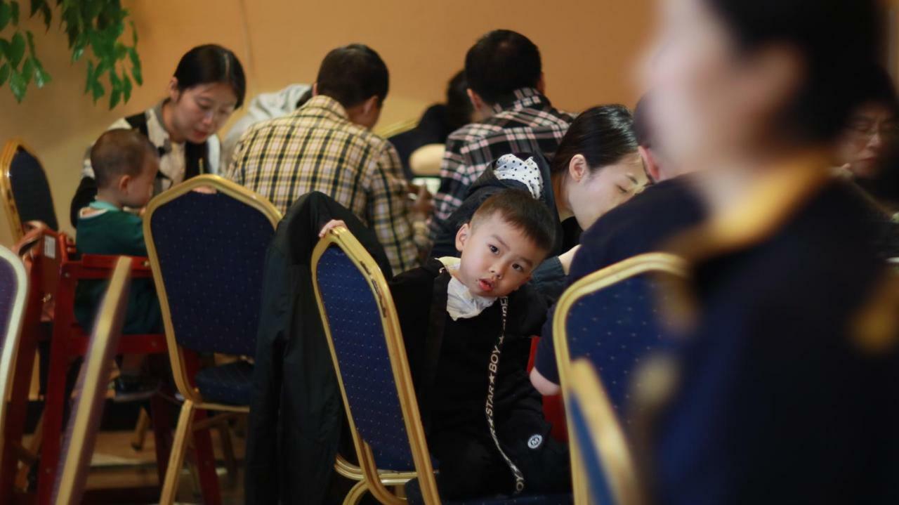 Happy Hotel Gunung Emei Bagian luar foto